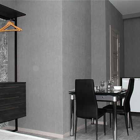 Solo Apartment Virmenska Kiew Exterior foto